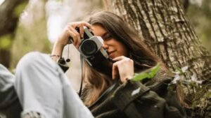 Top 6 Zodiac Signs Women Who Love Wildlife Photography